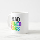 Mug Je lis des livres interdits Arc-en-ciel (Devant gauche)