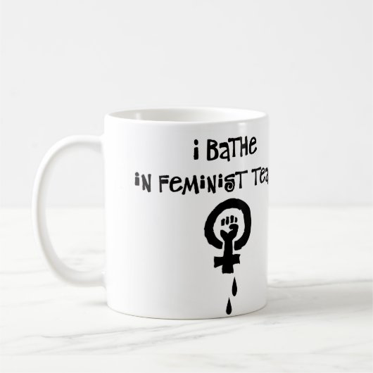 Mug Je me baigne en larmes féministes (Gauche)