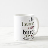 Mug Je me débarrasse de chaque fardeau Citation chréti (Devant droit)