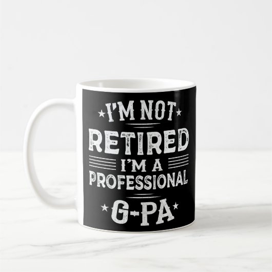 Mug Je ne suis pas à la retraite Je suis un grand-père (Gauche)