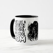 Mug Je ne suis pas comme une maman ordinaire, Cadeaux  (Devant gauche)