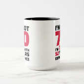 Mug Je ne suis pas de 70 ans d'anniversaire (Centre)