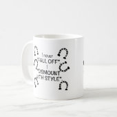 Mug Je ne tombe jamais, je démonte avec style (Devant gauche)