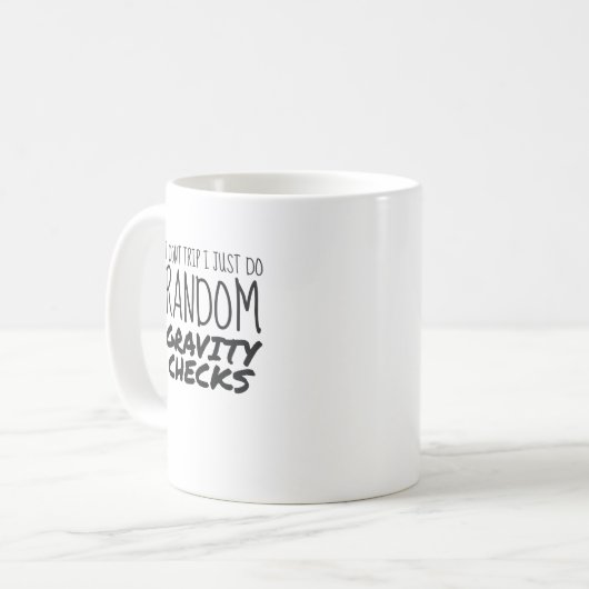 Mug Je ne voyage pas juste faire Random Gravity Checks (Devant gauche)