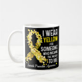 Mug Je Porte Du Jaune À Quelqu'Un Qui Manque De Préven (Gauche)