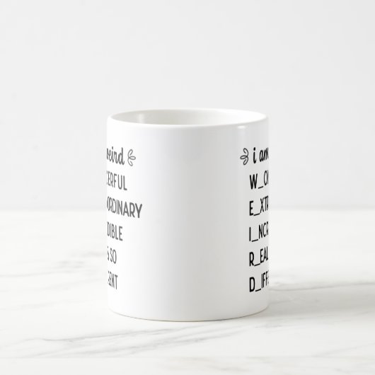 Mug Je suis bizarre - humanoïde (Centre)