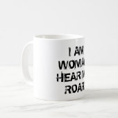 MUG "JE SUIS FEMME. ENTENDEZ-MOI HURLER ! " (Devant gauche)