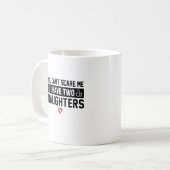 Mug Je suis immunisée contre la peur avec deux filles (Devant gauche)