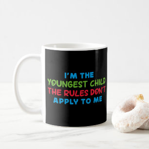 Mug Je suis l'enfant le plus jeune, les règles ne s'ap