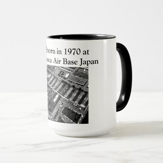 Mug Je suis né en 1970 à la base aérienne Tachikawa au (Devant droit)