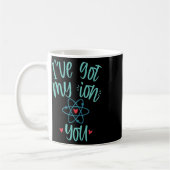 Mug Je t'ai dans mon ion, drôle de Saint-Valentin de c (Gauche)