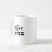 Mug Je transforme le café en contrat agent immobilier (Devant gauche)