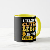 Mug J'Enseigne Les Abeilles Les Plus Cuttes Dans L'Ens (Devant droit)