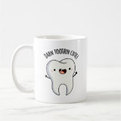 Mug Jeu de dent foncé dans mignon amusant (Gauche)