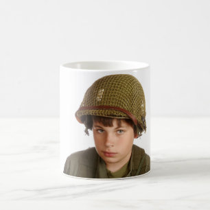 Mug Jeune garçon habillé en tant que soldat