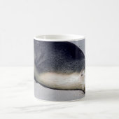 Mug Jeune phoque dormant sur la plage - Australie (Centre)