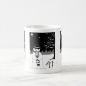 Mug joli bonhomme de neige souriant scène de neige pou (Centre)