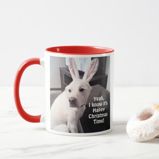 Mug Joli chien blanc de Noël avec des oreilles de lapi (Avec donut)