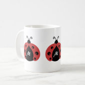 Mug Joli monogramme de coccinelle tendance (Devant gauche)