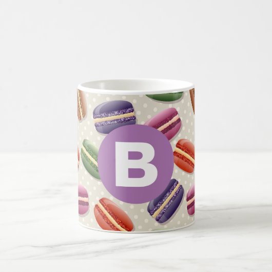 Mug Joli motif de macaron pointillé violet monogramme (Centre)