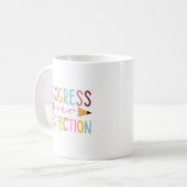 Mug Joli Progrès Plutôt que Perfection Professeur Cray (Devant gauche)