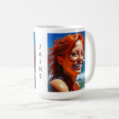 Mug Jolie Dame Red Haired à la plage Personnalisée (Devant droit)