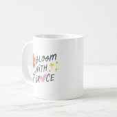 Mug Jolie floraison avec une fleur rouge dessinée à la (Devant gauche)