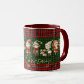 Mug Jolis Elfes Occupés Joyeux Noël Vert Plaids Rouges (Devant droit)
