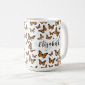 Mug Jolis papillons orange Nom personnalisé (Devant droit)