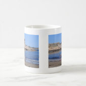 Mug Jouant sur la plage dans Rockport, mA (Centre)