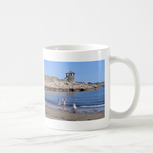 Mug Jouant sur la plage dans Rockport, mA (Droite)
