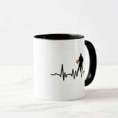 Mug Joueur de basket-ball dribbling hearbeat (Devant droit)