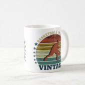 Mug joueur de basketball dribble rétro style coucher d (Devant droit)
