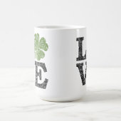 Mug Jour de la Saint Patrick LOVE avec shamrock (Centre)
