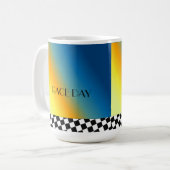 Mug Journée de course avec frontière À damiers noire e (Devant gauche)
