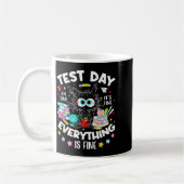 Mug Journée de test drôle chat stressé enseignant élèv (Gauche)