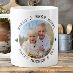 Mug Joyeuse fête des mères Custom 2 Photo mignonne mam<br><div class="desc">Célébrez la fête des mères avec style grâce à notre Mug de fête des mères personnalisée. Cette tasse moderne mais mignonne est la façon idéale de montrer à votre mère tout ce qu'elle veut dire pour vous. Doté de deux modèles photo ronds, il est parfait pour ajouter des photos chères...</div>