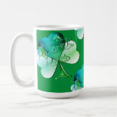Mug Joyeuse St Patrick écrit à la main avec des trèfle (Gauche)