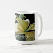 Mug Joyeux Anniversaire Jaune Lily Flower (Devant droit)