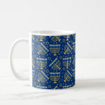 Mug Joyeux Hanoukka Etoile juive Menorah Bleu Chanukah<br><div class="desc">Joyeux Hanoukka,  Chanukah,  Menorah,  fête des lumières,  étoile juive,  tasse bleue.</div>