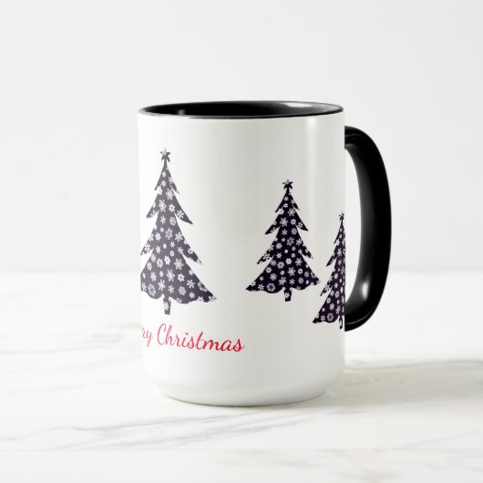 Mug Joyeux Noël, arbres noirs avec neige tombante (Devant droit)