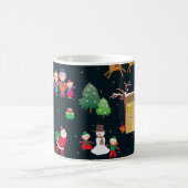 Mug Joyeux Noël avec une famille joyeuse et enneigée (Centre)