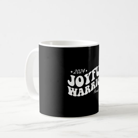 Mug Joyful Warrior Kamala Harris Tim Walz 2024 Super (Devant gauche)