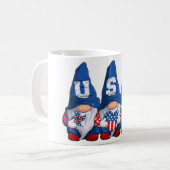 Mug Juillet 4 USA Gnomes T-Shirt (Devant gauche)