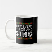 Mug juneteenth hissez chaque voix chante l'histoire de (Gauche)