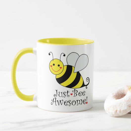 Mug Juste le jaune mignon impressionnant d'abeille (Avec donut)