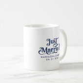 Mug Juste marié Elégante Marine Bleue Typographie (Devant droit)