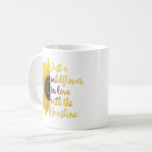 Mug Juste un Fleur sauvage amoureux du soleil (Devant gauche)