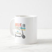 Mug Juste une fille qui aime son scooter (Devant gauche)