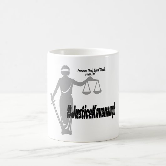 Mug Justice Kavanaugh (vérité et faits) (Centre)